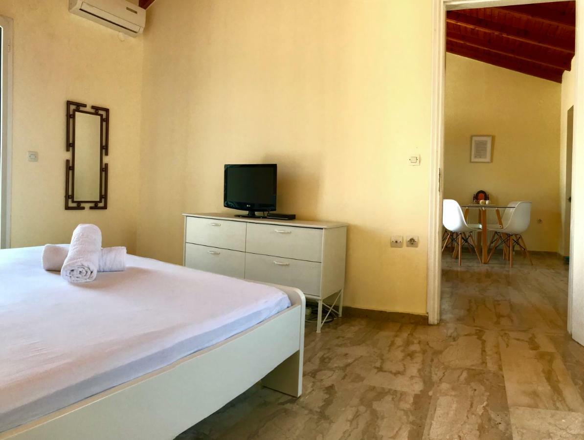 Wooden Ceiling Apartment - Close To City Center Kanali  Exterior photo